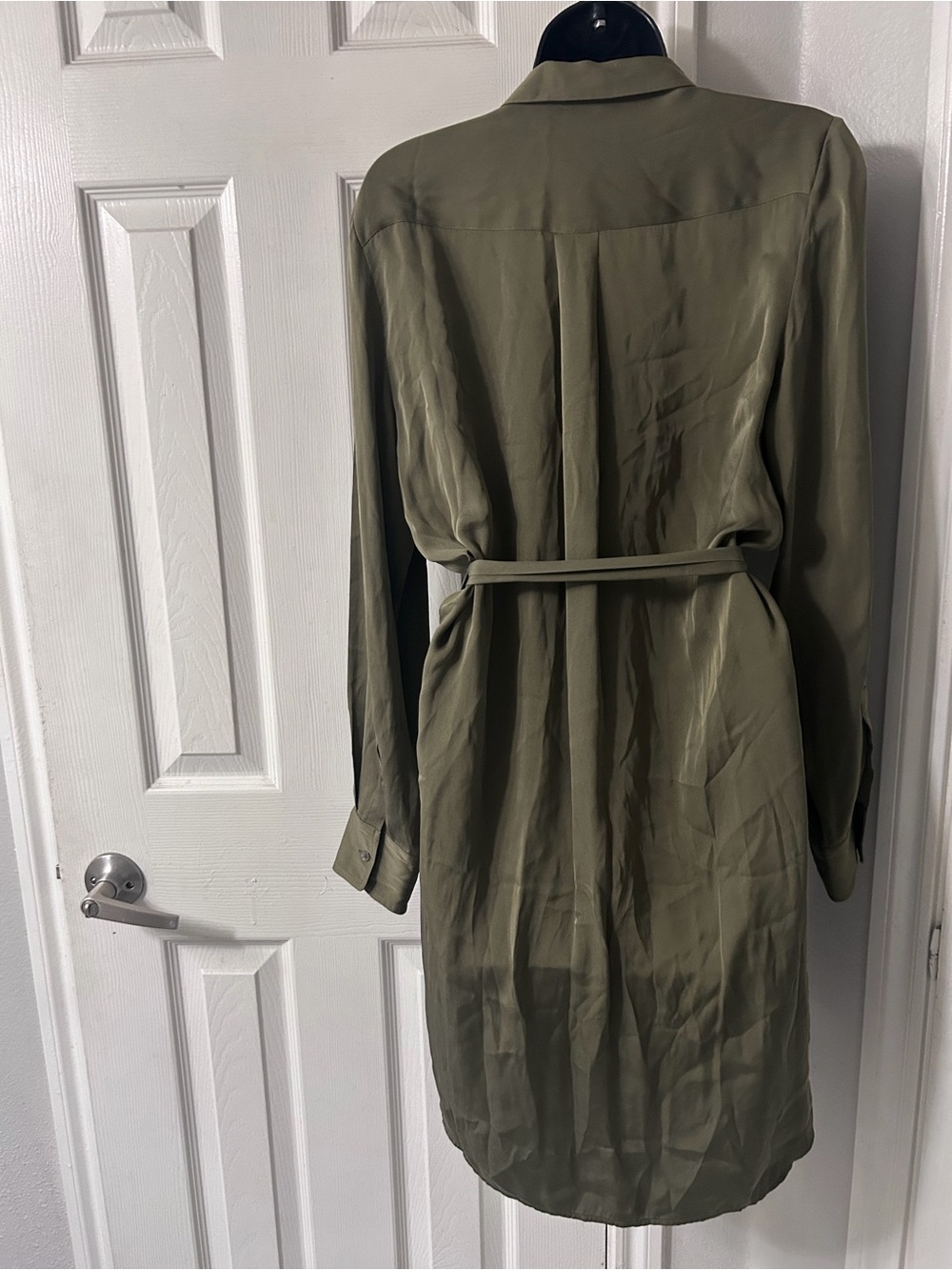 Quince Olive Green Button Down Dress 90% Washable Silk 10% Spandex Size M - Picture 2 of 8